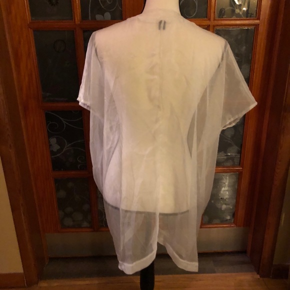 Beach cover up sheer. Small gathers in front - Picture 4 of 6